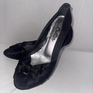 Butter For Diane B Satin Peep Toe Italian‎ Black Minimalist Pumps Heels Size 9